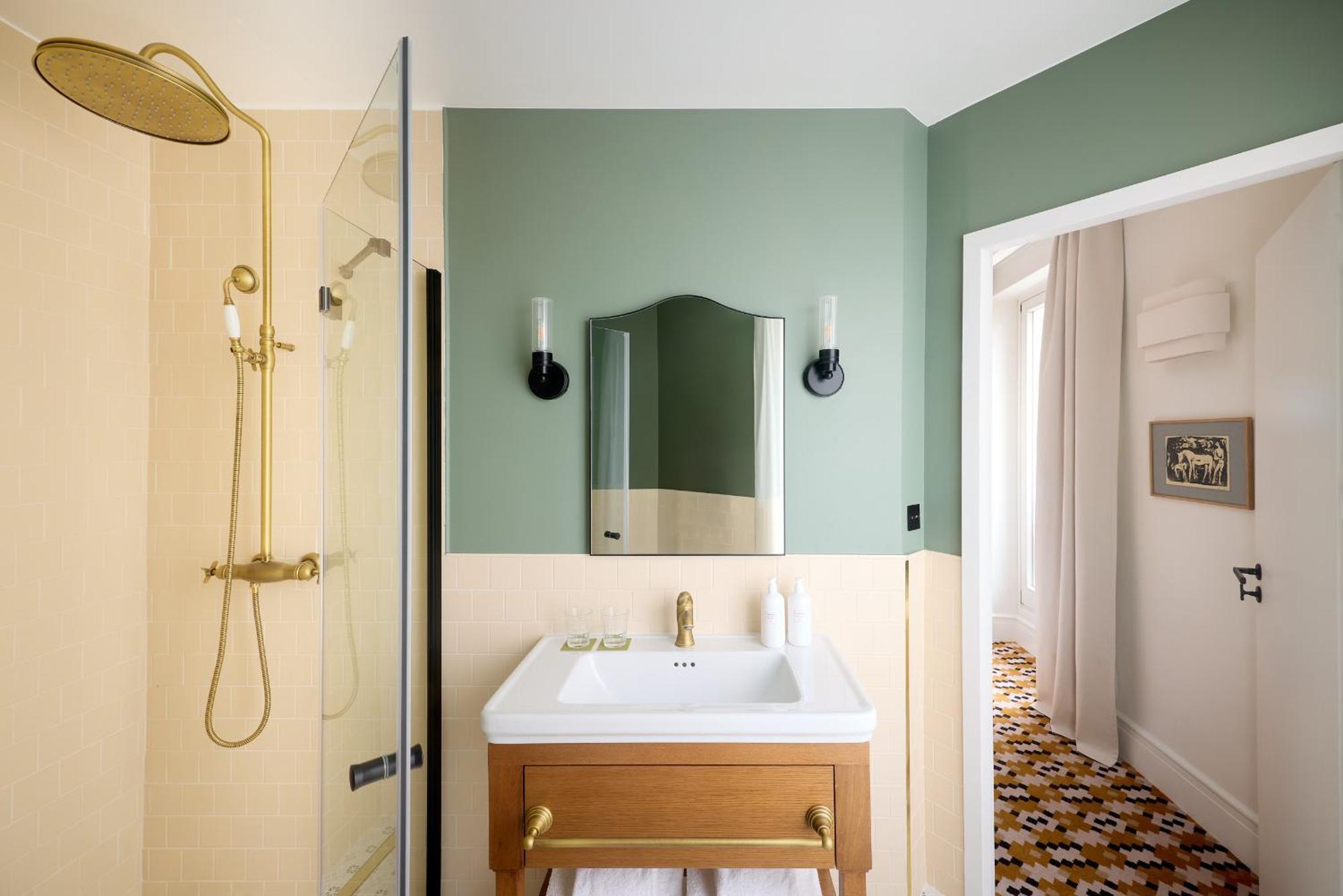 Noucha Hotel 4*