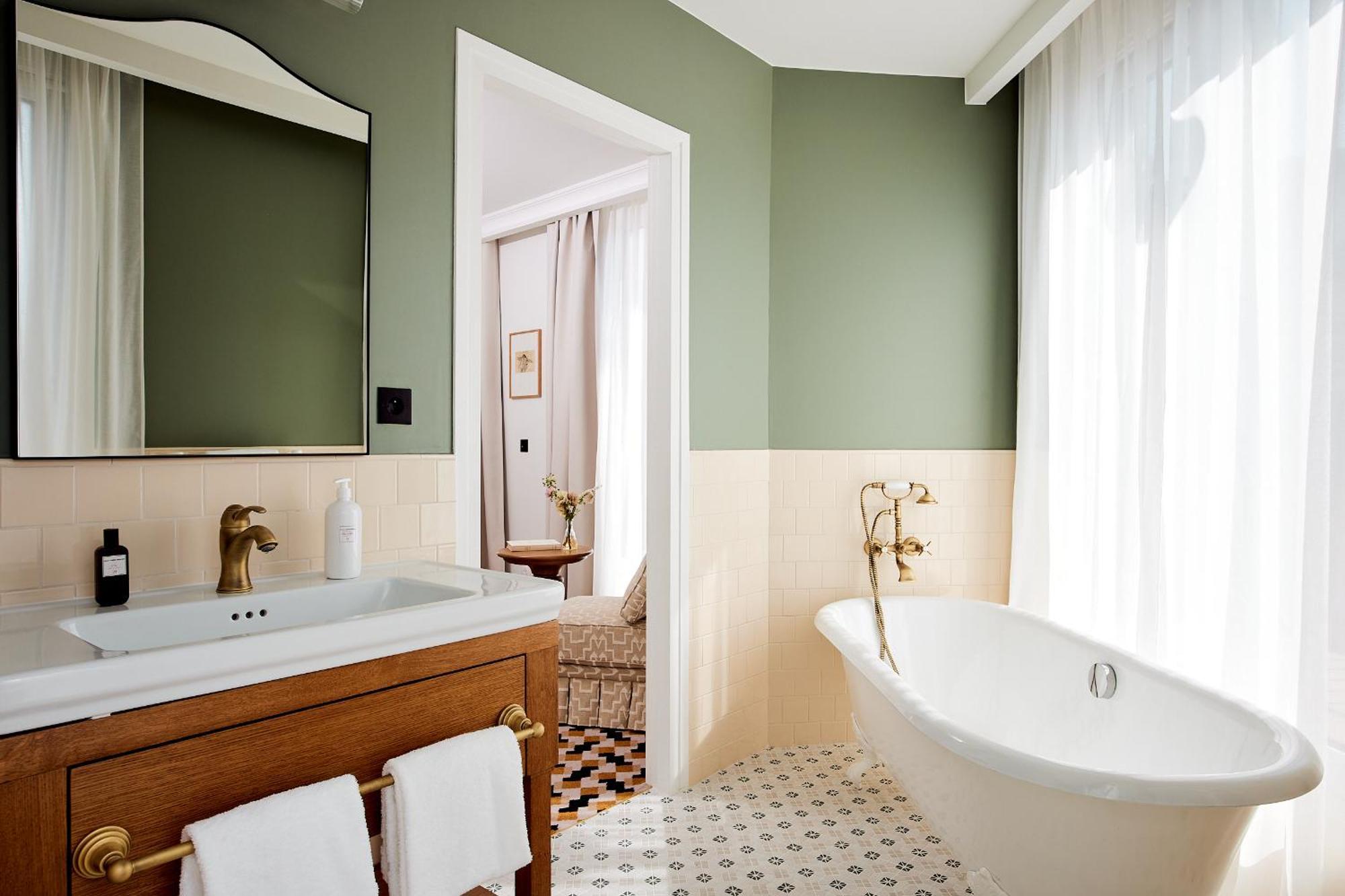 Noucha Hotel Paris